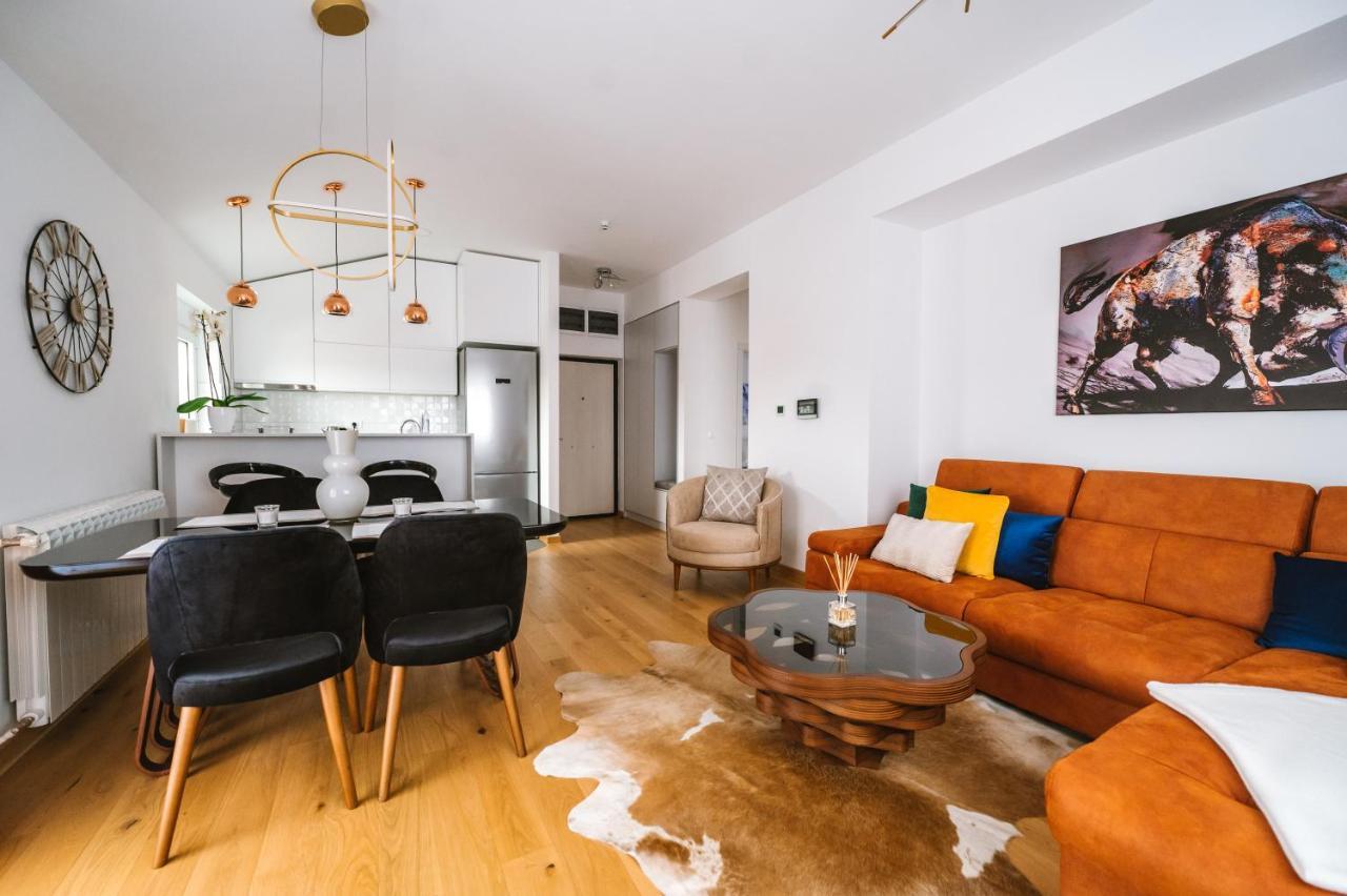 Mikonos Apartman Surcin ภายนอก รูปภาพ